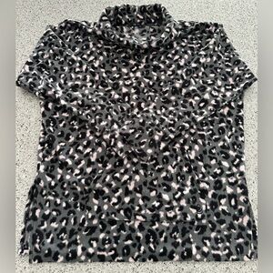 Cuddl Duds leopard/cheetah fleece lightweight turtle/ cowl L